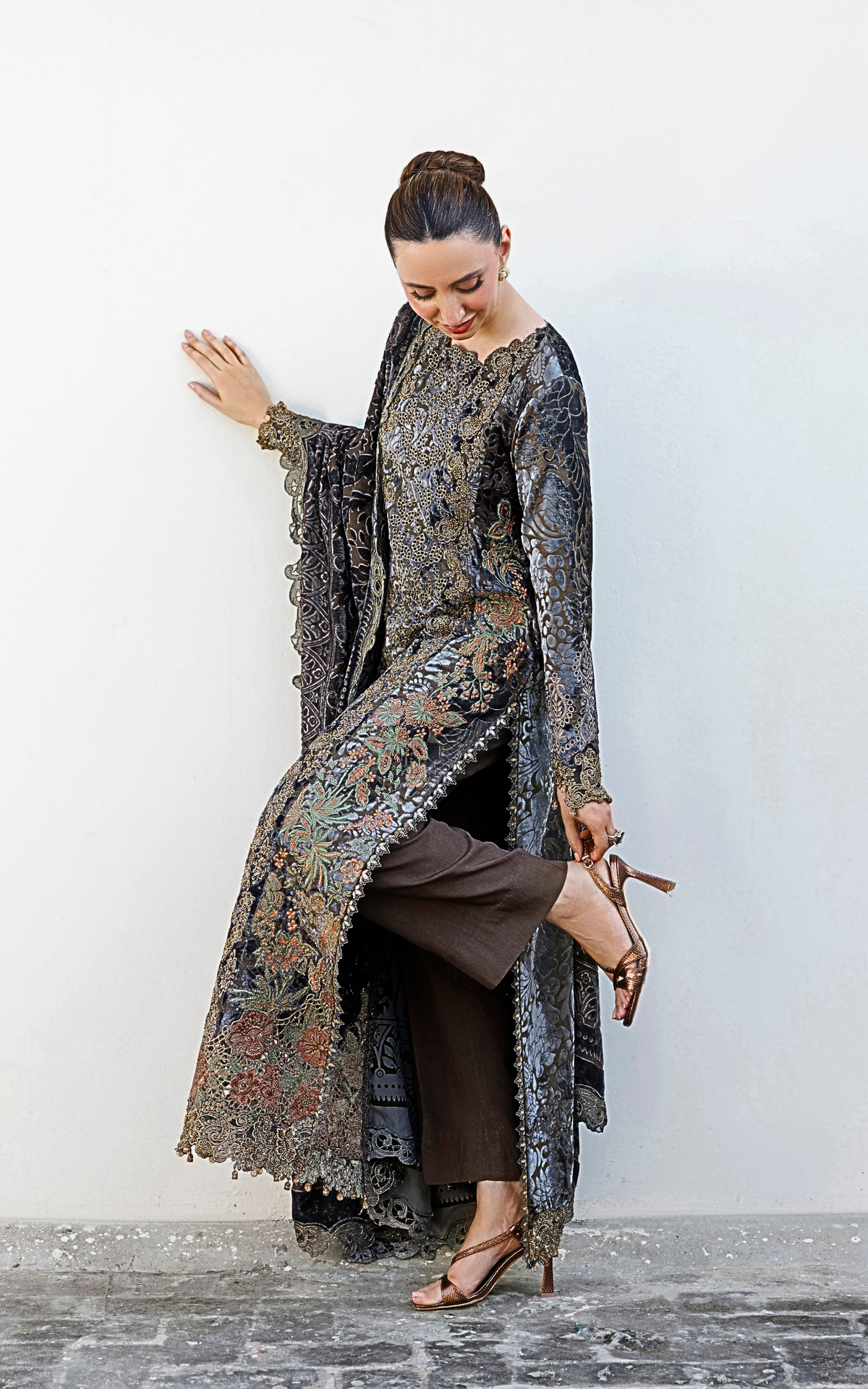 Magnolia (WLXU-05) | 3pcs Embroidered Stitched Winter