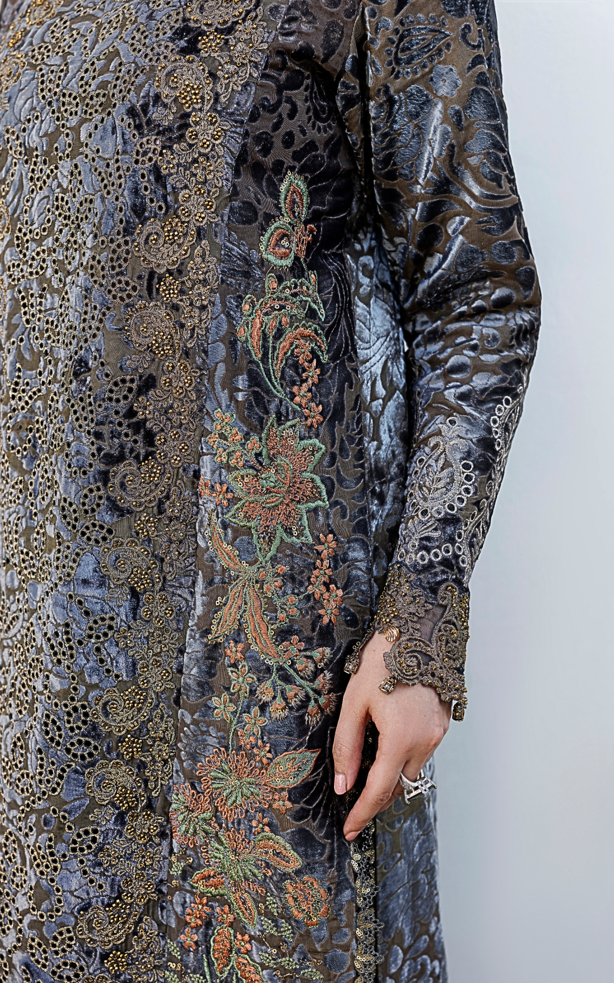 Magnolia (WLXU-05) | 3pcs Embroidered Stitched Winter