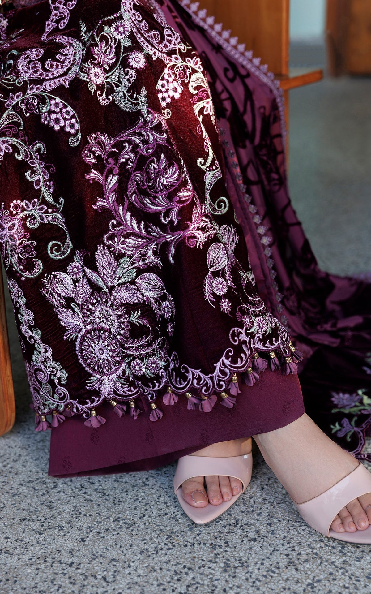 Wine Shine (WLXU-06) | 3pcs Embroidered Stitched Winter