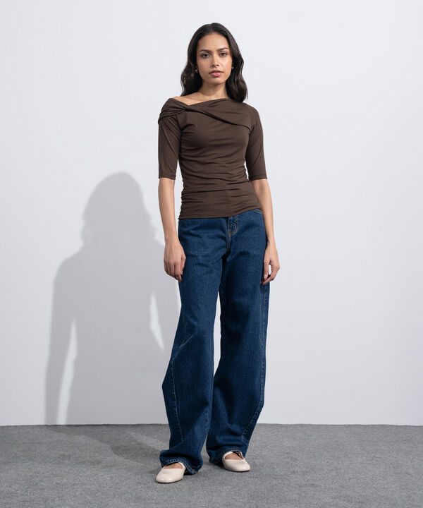 Soft Asymmetric Top