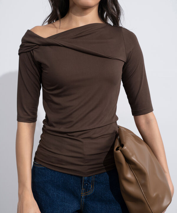 Soft Asymmetric Top