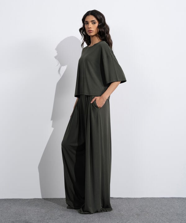 Flowing Cropped  T-Shirt