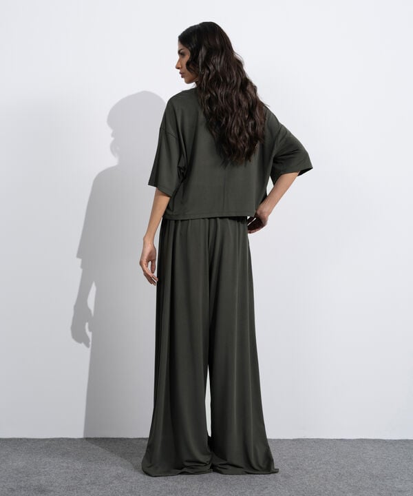 Flowing Cropped  T-Shirt