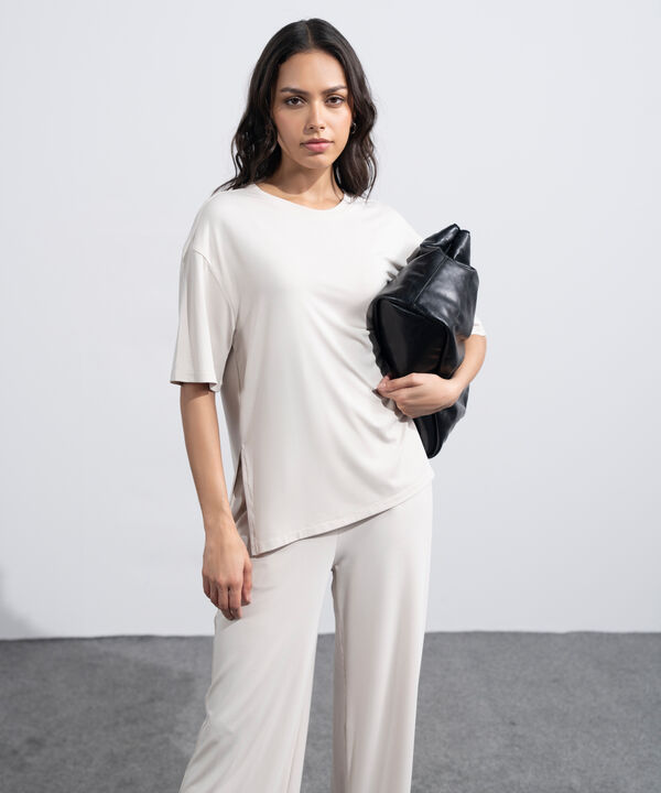 Flowing Loose-Fit T-Shirt