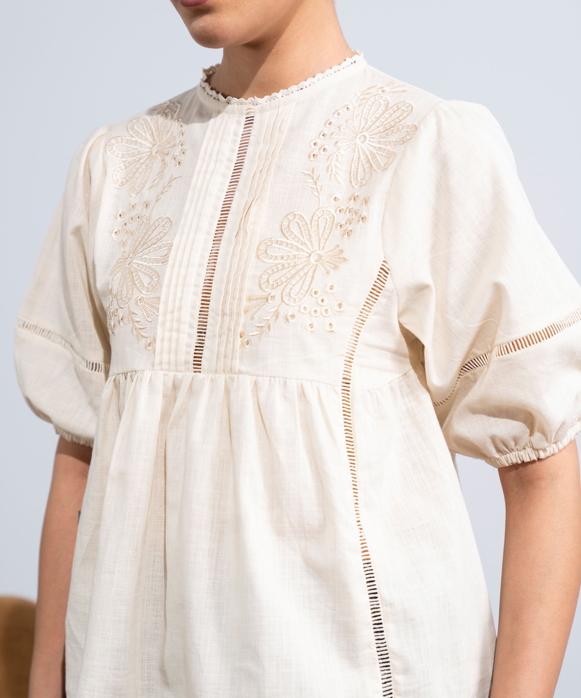 Embroidered Puff Sleeve Top