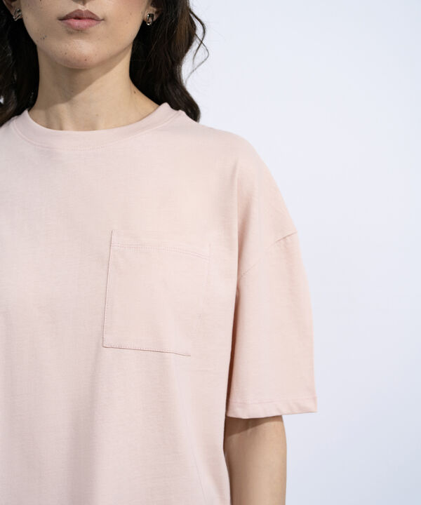 Loose-Fit Graphic T-Shirt With Pocket