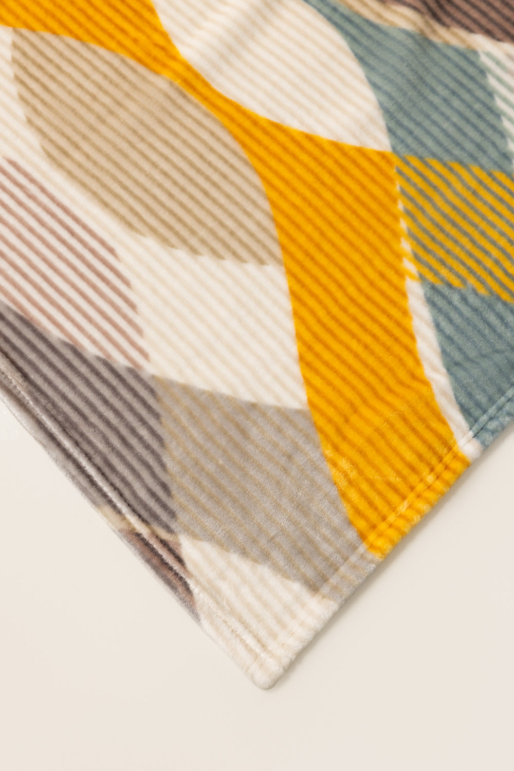 Waves Single Ply Fleece Throw