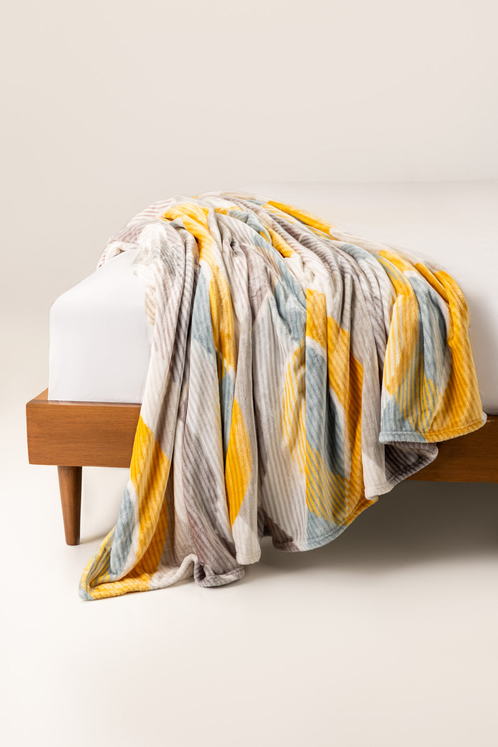 Waves Single Ply Fleece Throw