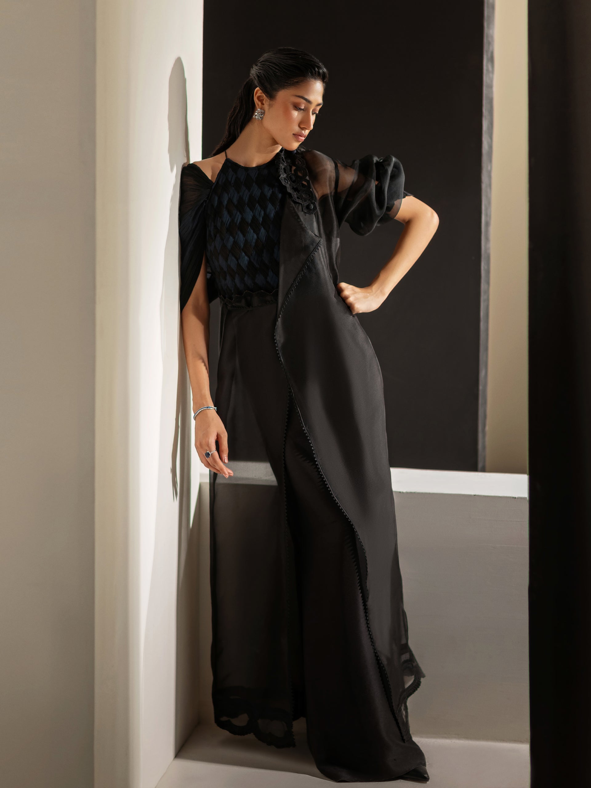 https://cdn.shopify.com/s/files/1/0768/4872/6205/files/Weaved-Black-1.jpg?v=1777670177