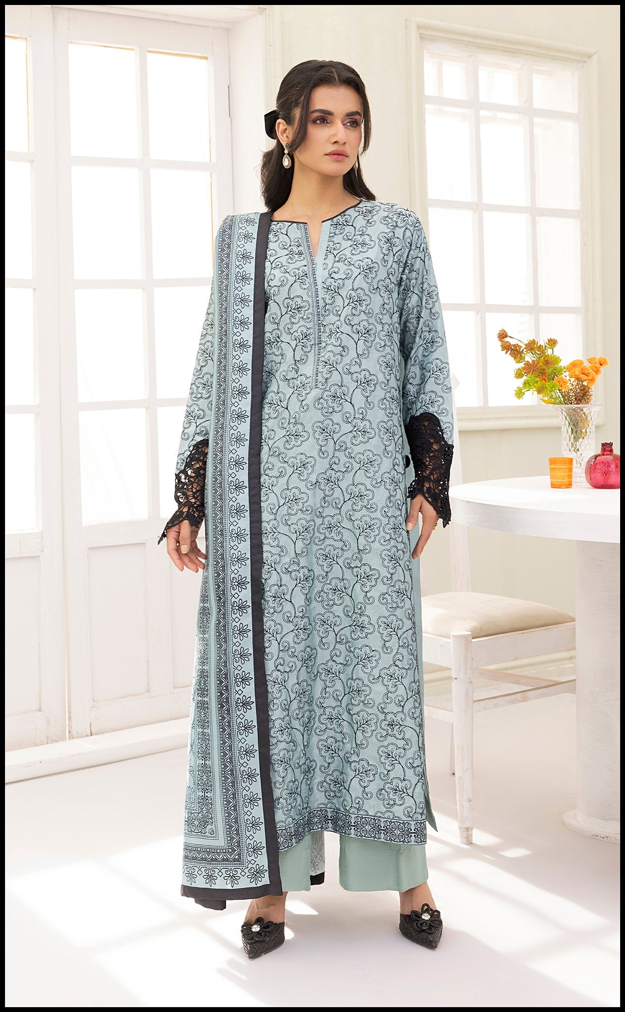 https://cdn.shopify.com/s/files/1/0560/5431/7229/files/Web25_046f23d1-0ff8-4dfb-ba32-876b93700d51.jpg?v=1741247990
