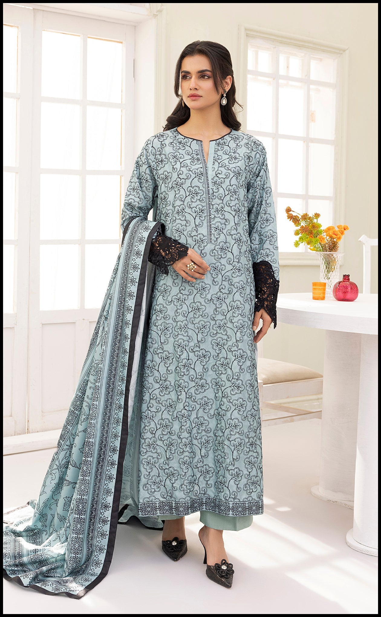 https://cdn.shopify.com/s/files/1/0560/5431/7229/files/Web28_6fe02c7c-533d-4351-ad5b-56e55d69bbd4.jpg?v=1741247985