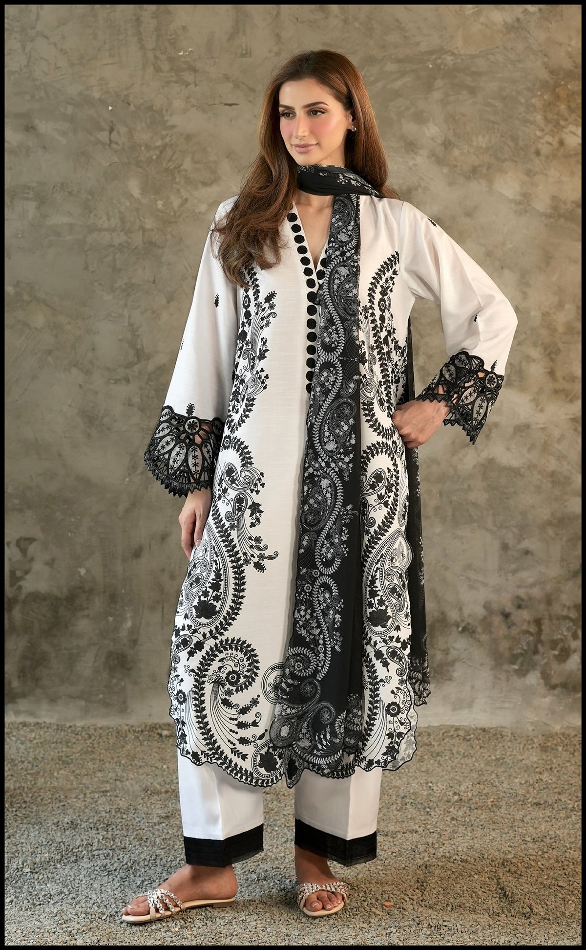 Paisley Poise