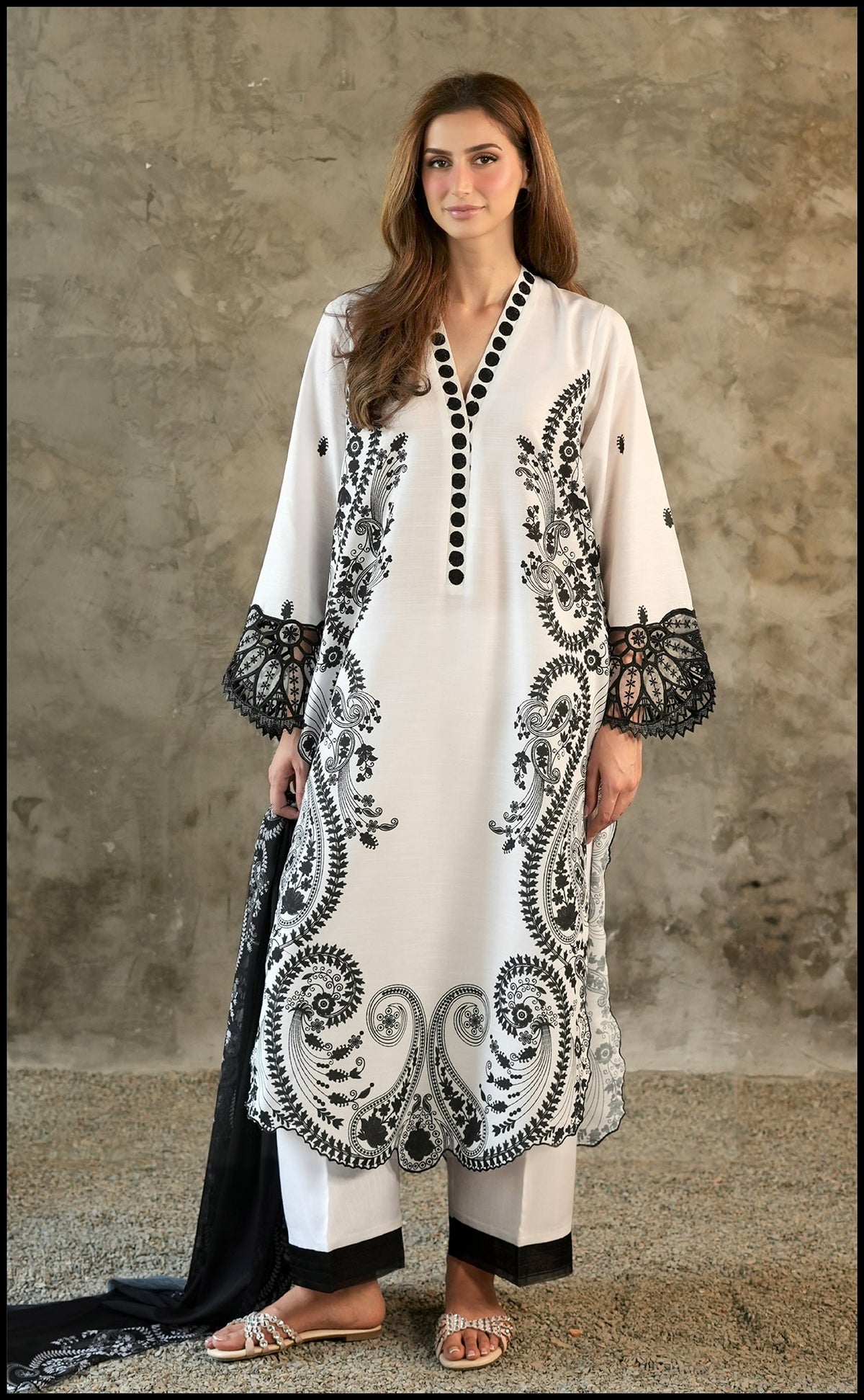 Paisley Poise