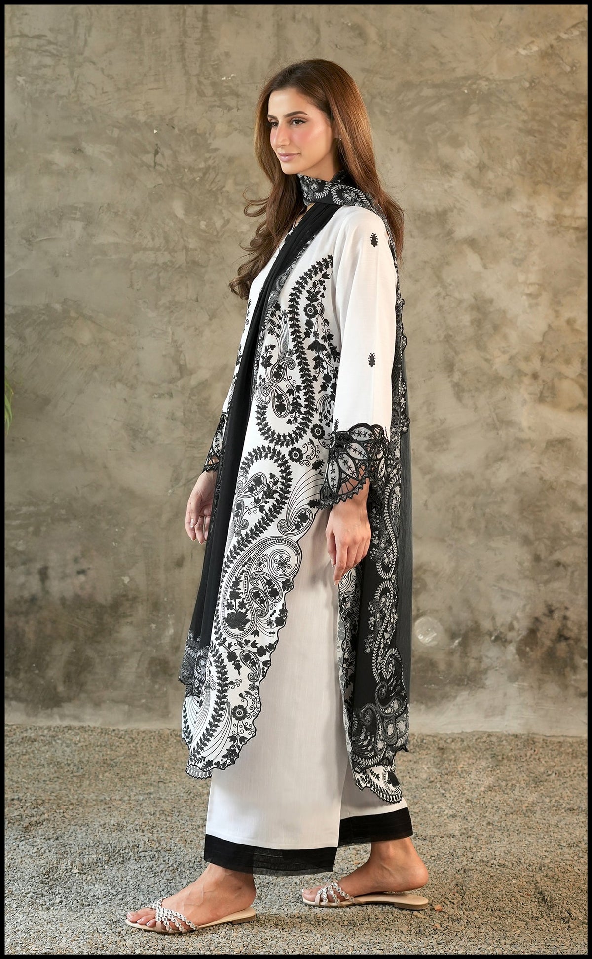 Paisley Poise