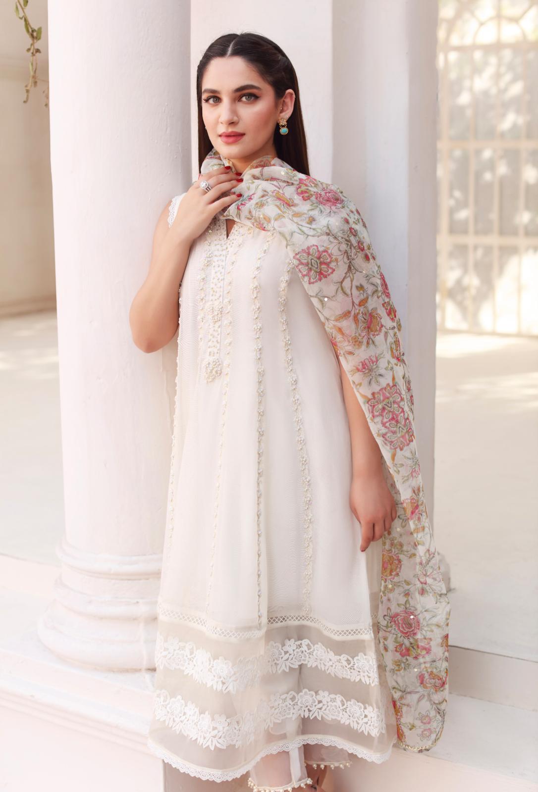 Dreamy Ivory