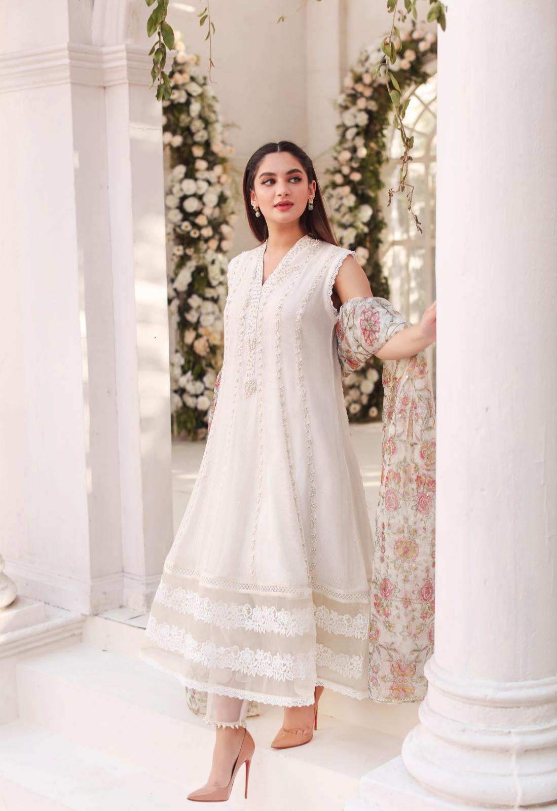 Dreamy Ivory