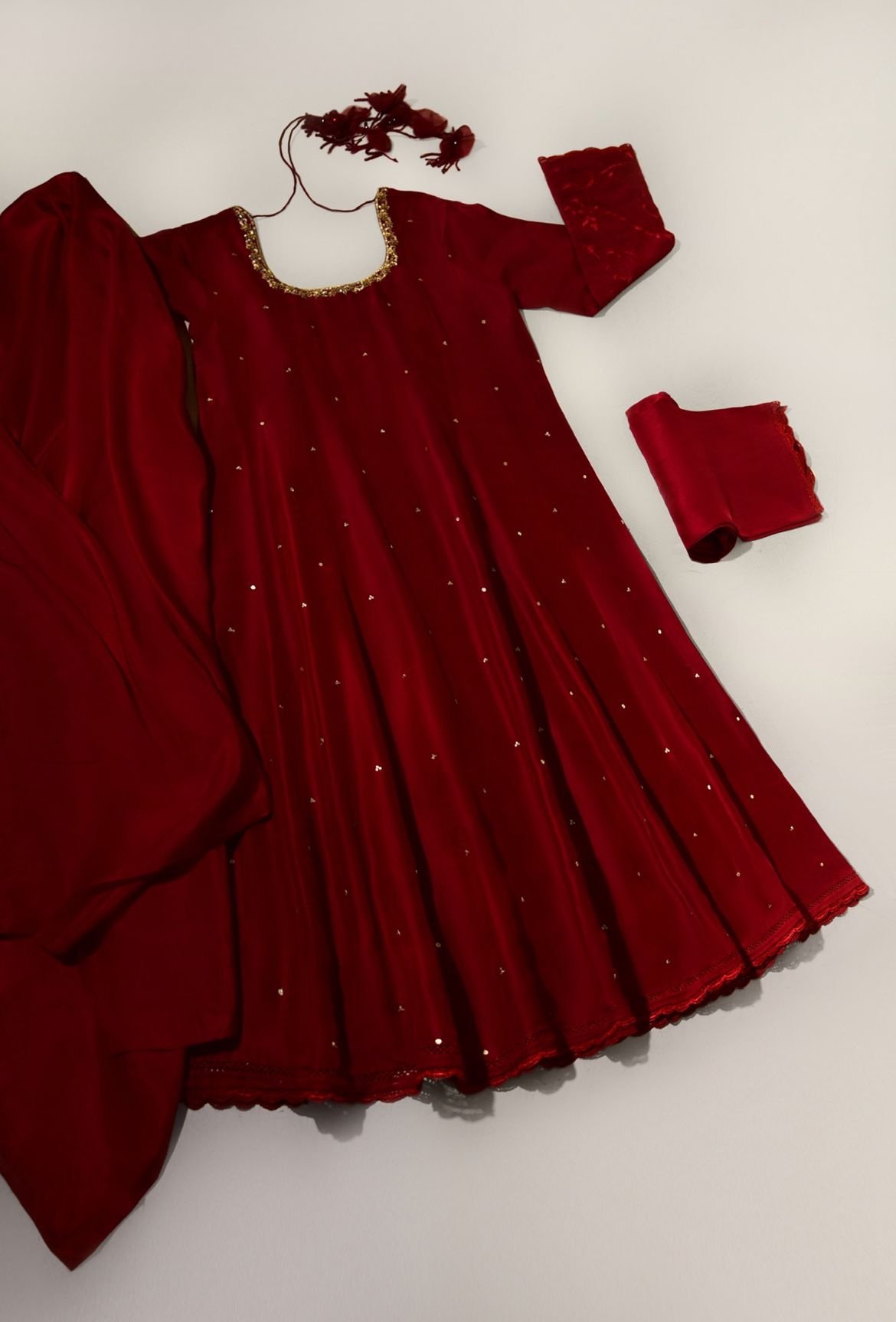 Maroon Goldess