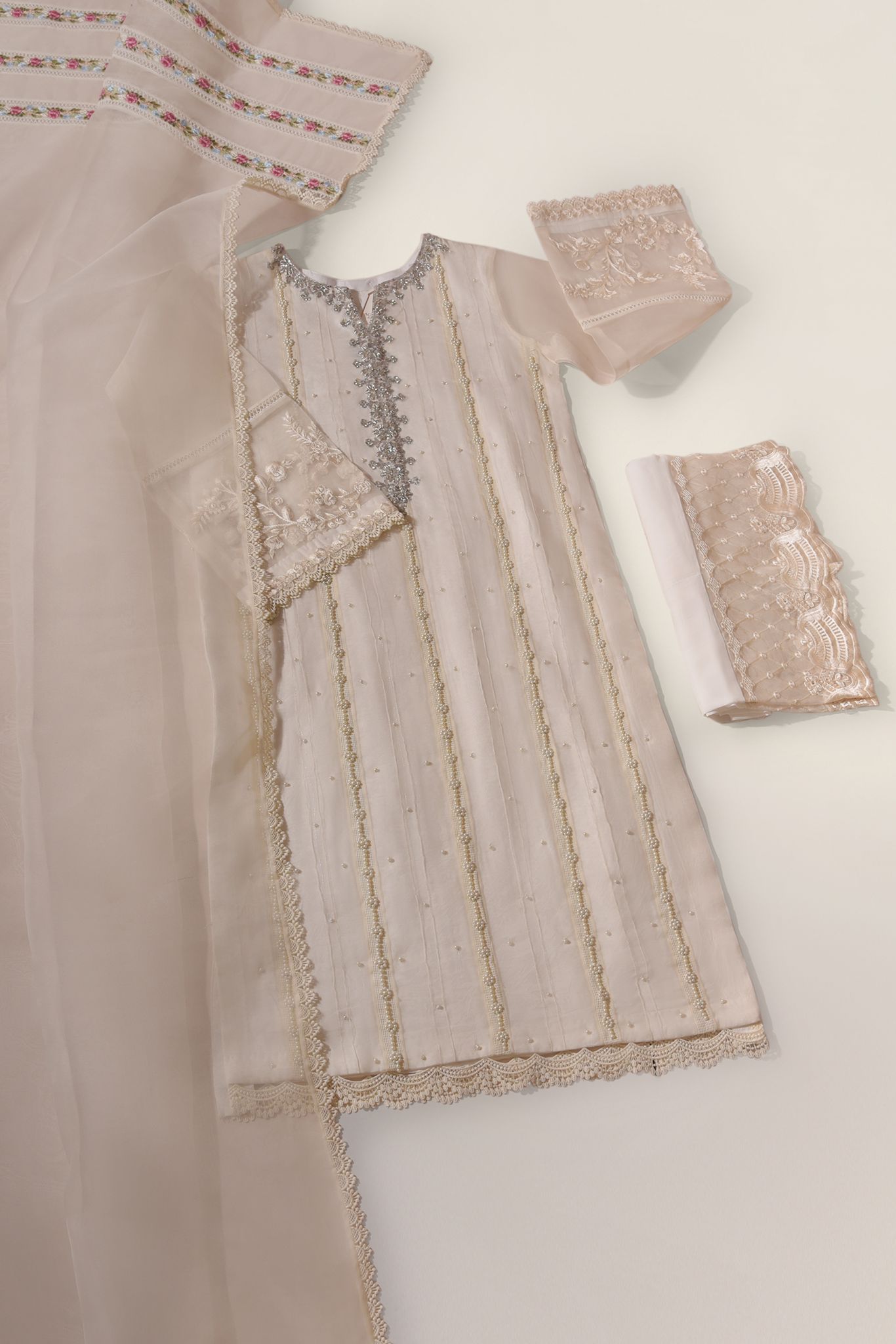 Charmante Ivory