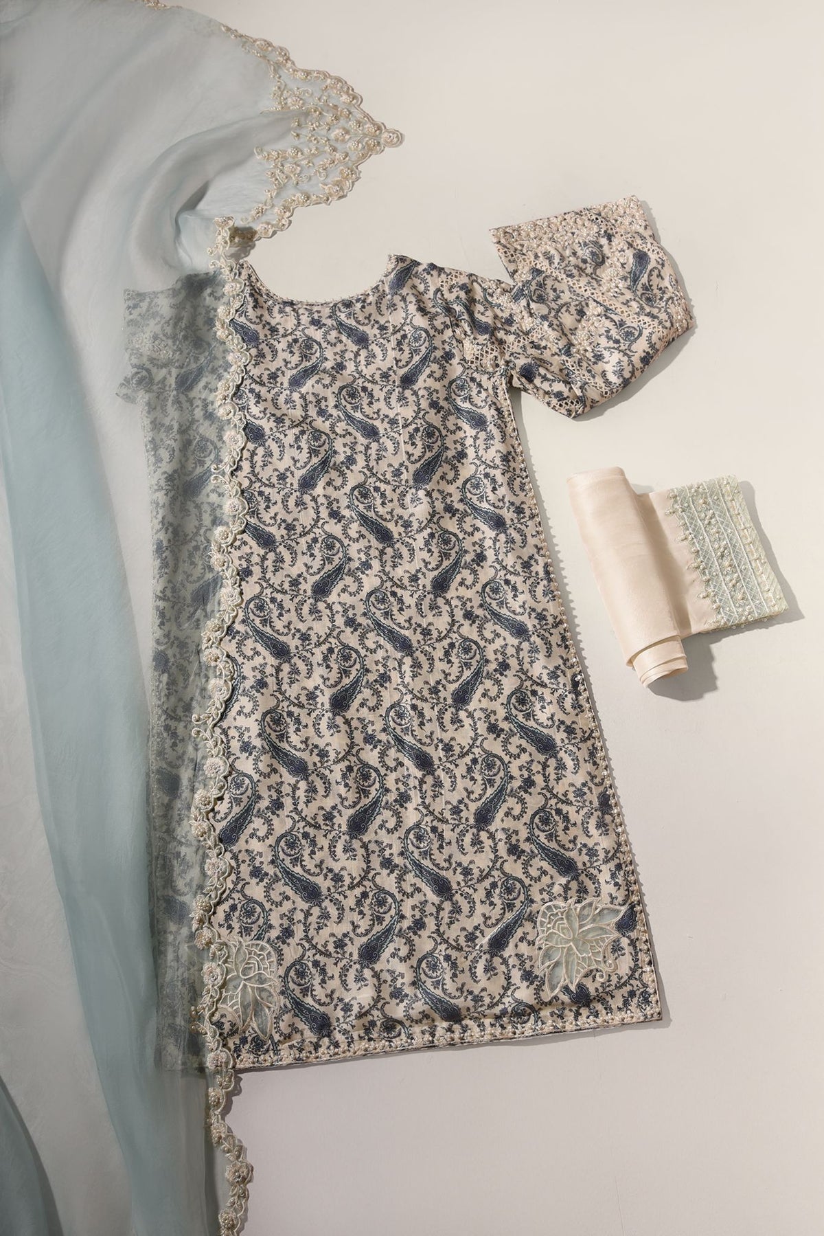 Paisley Amore