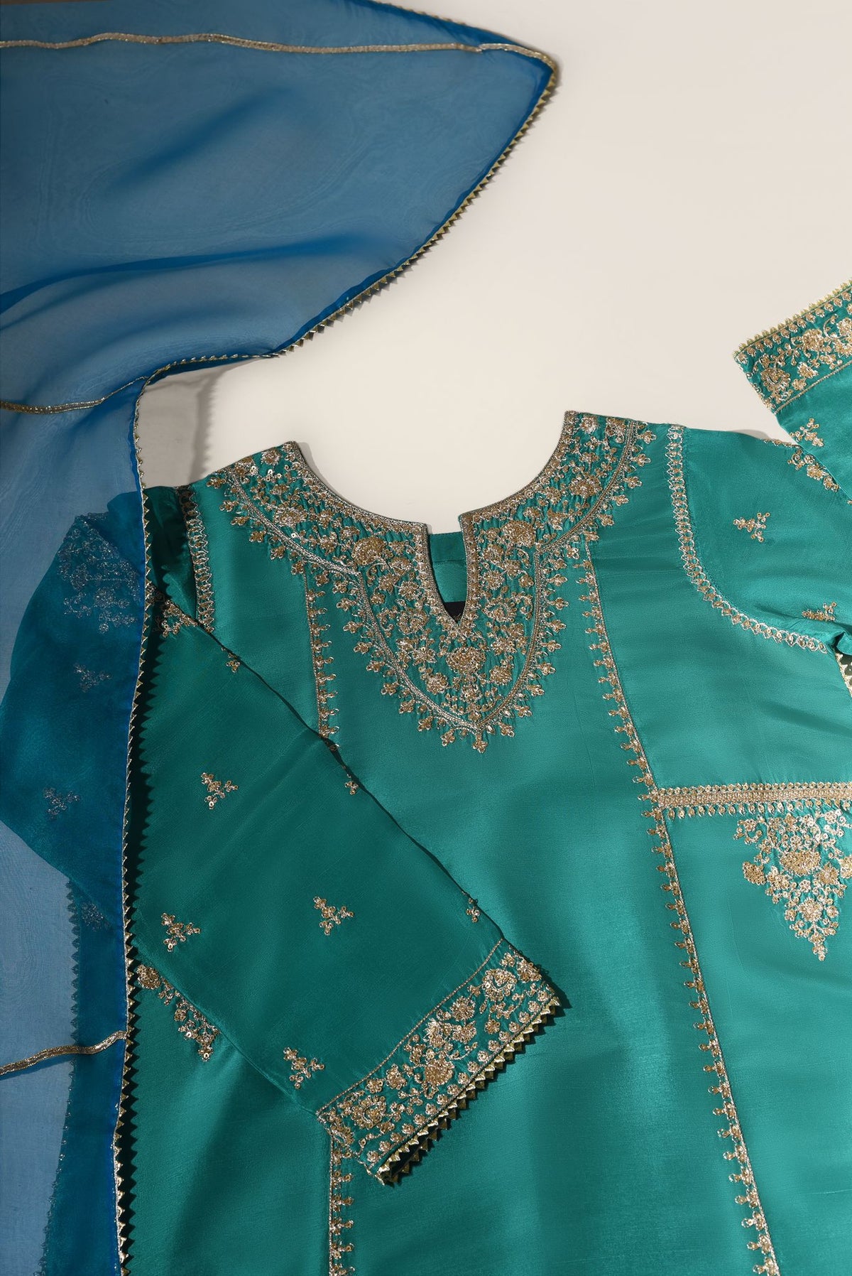 Mahnoor Green Zari