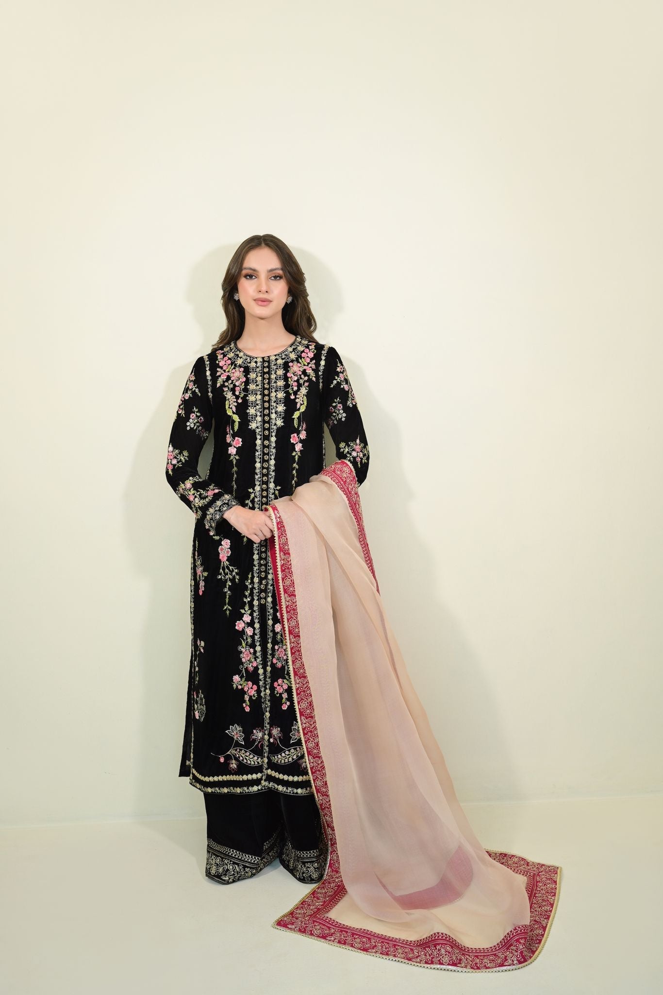 Black Velvet Mahnoor