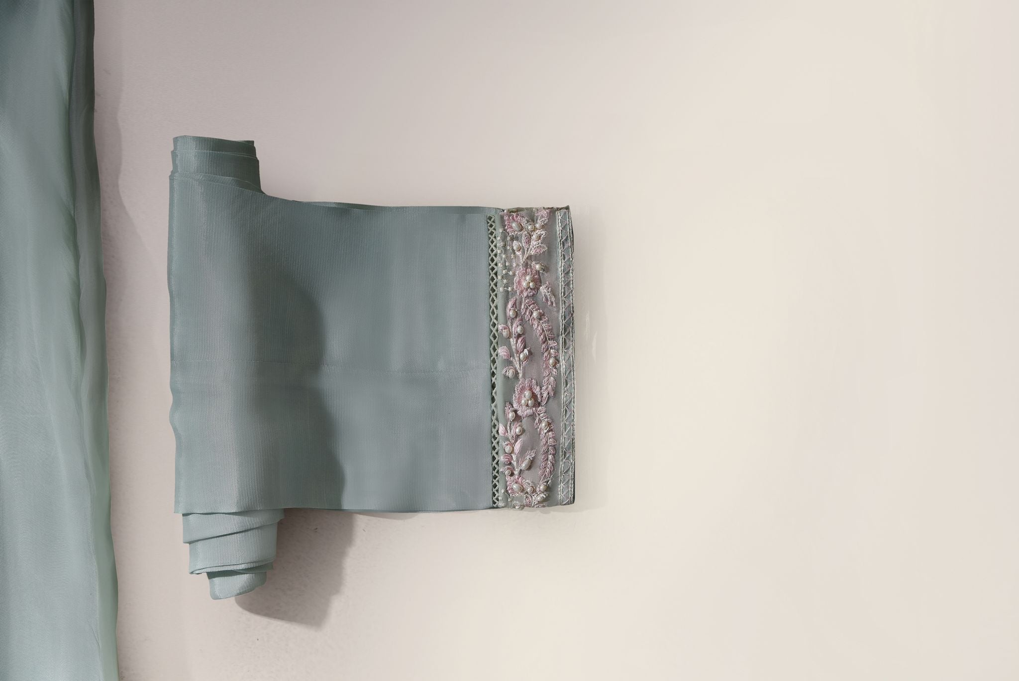 Abrisham Mint
