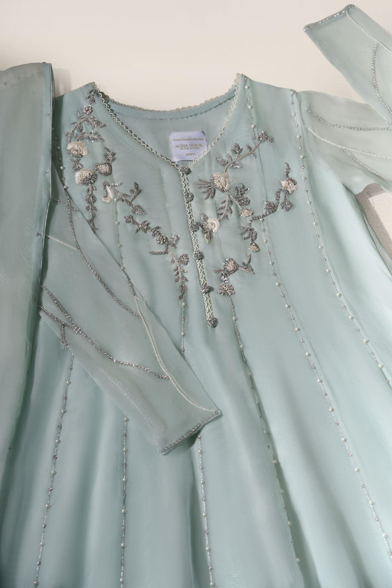 Abrisham Mint