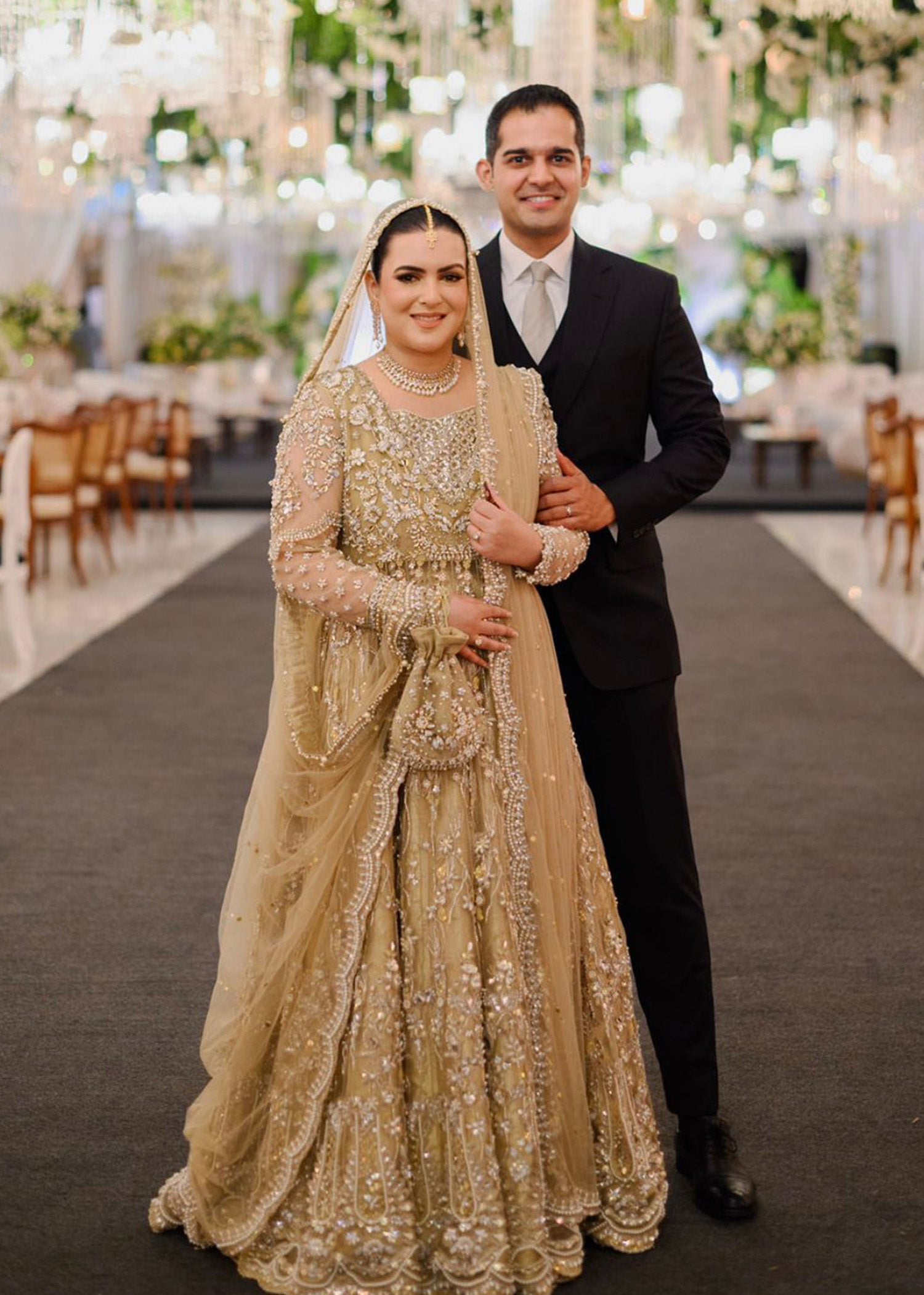 sadaf-fawad-khan-pool-80349815