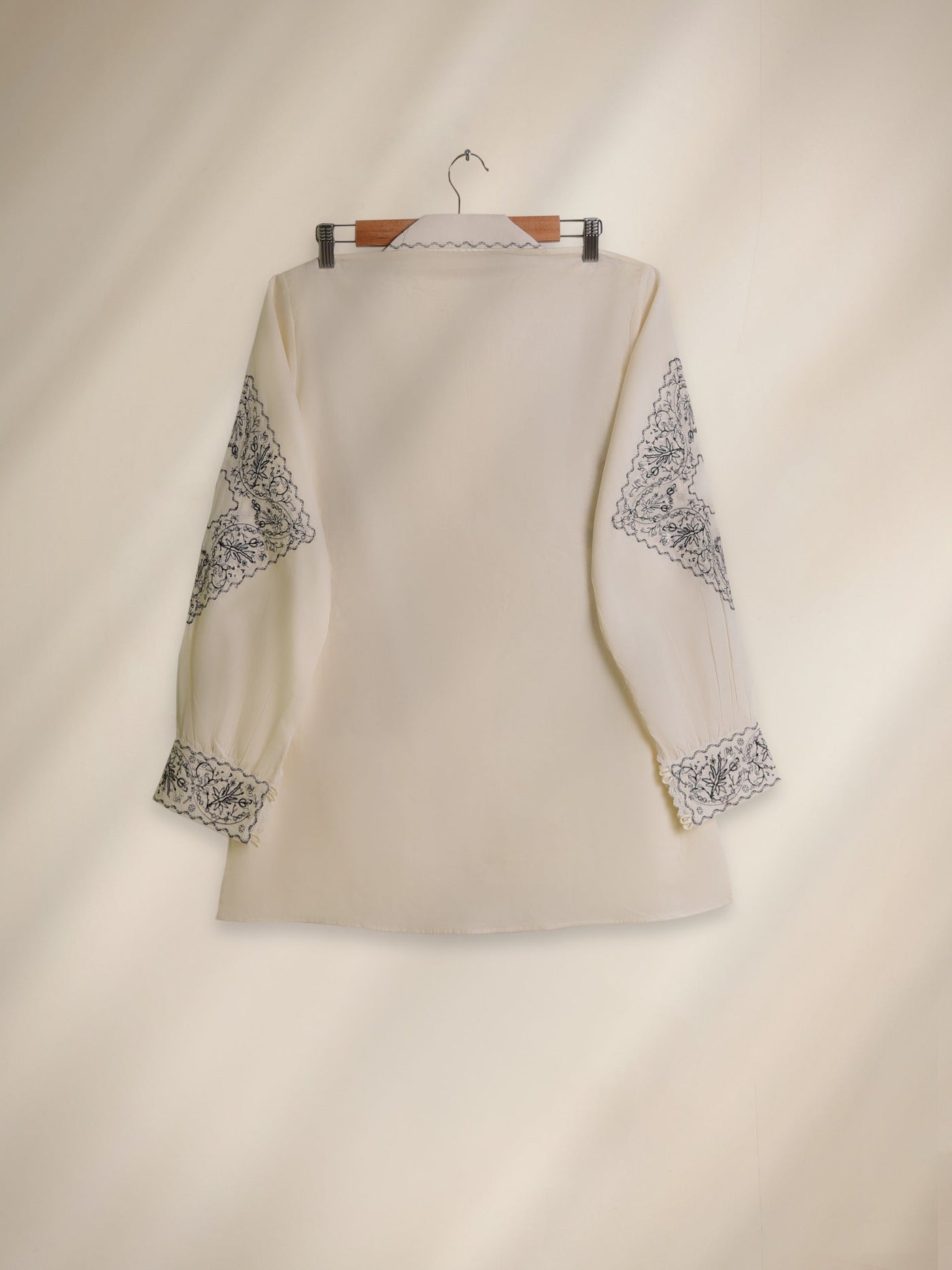 https://cdn.shopify.com/s/files/1/0252/1160/0992/files/WhatsAppImage2025-08-19at6.00.05PM_1.jpg?v=1755612663
