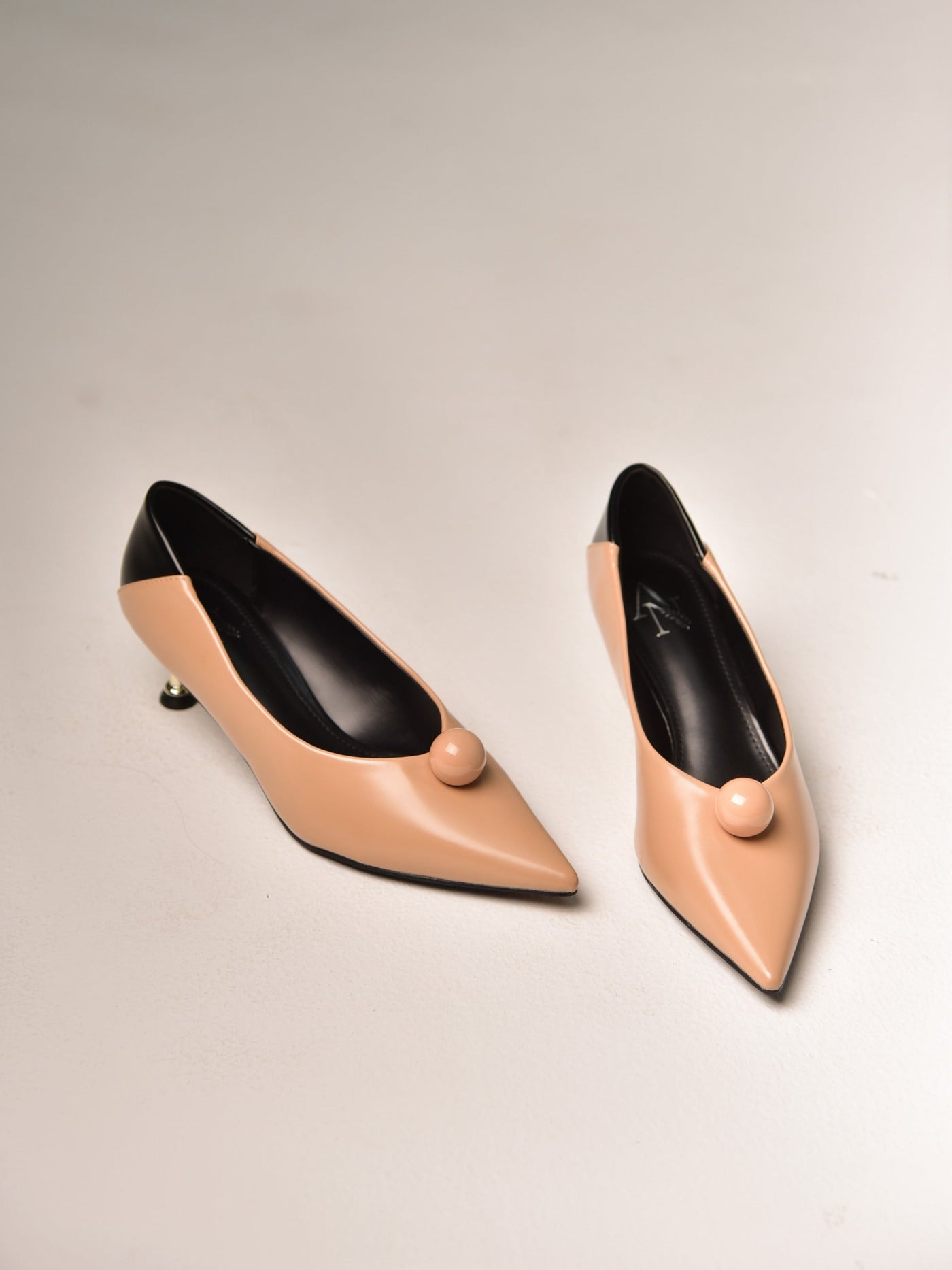 Pointy Taupe Heels Fw00102