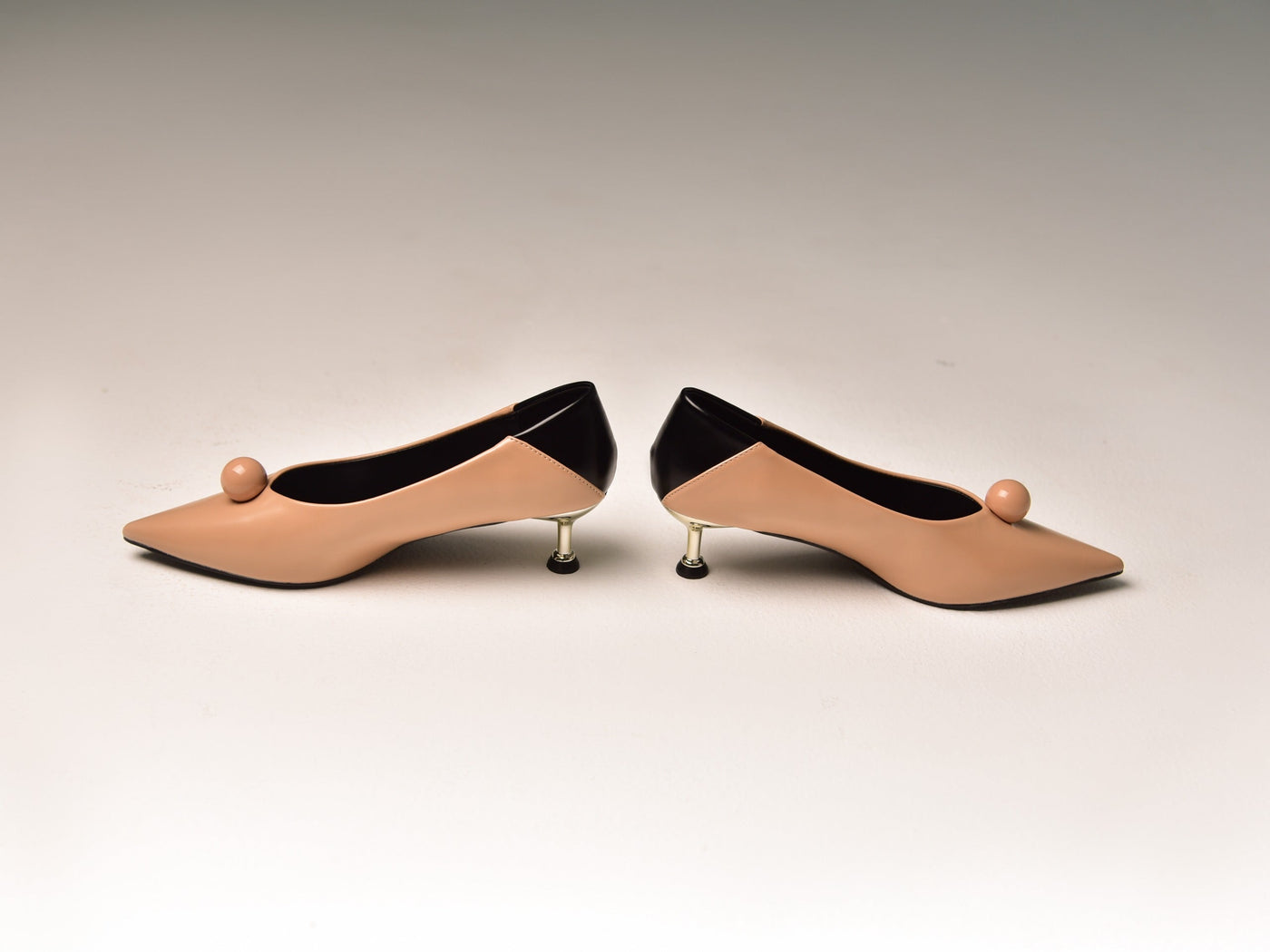 Pointy Taupe Heels Fw00102