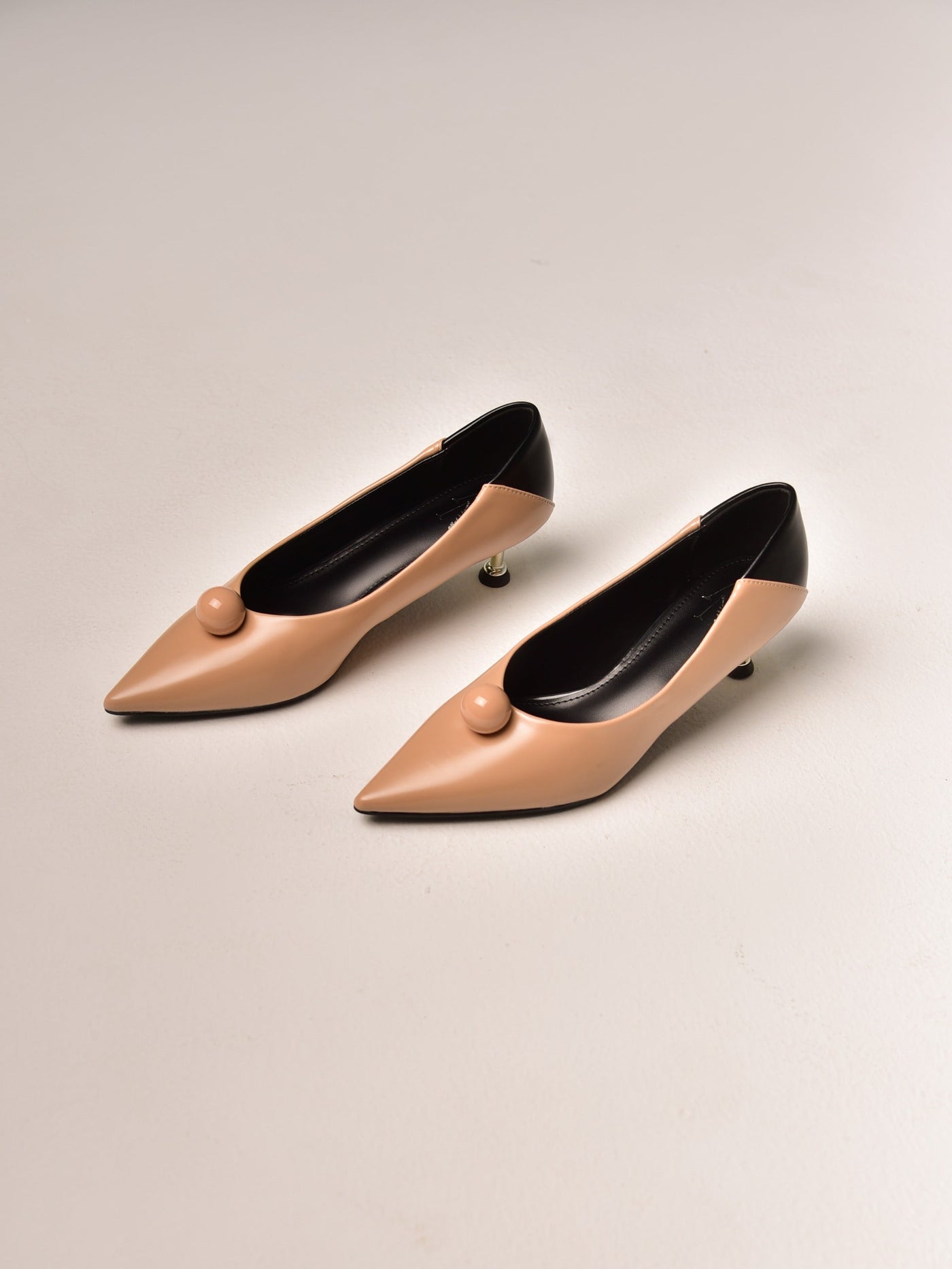 Pointy Taupe Heels Fw00102