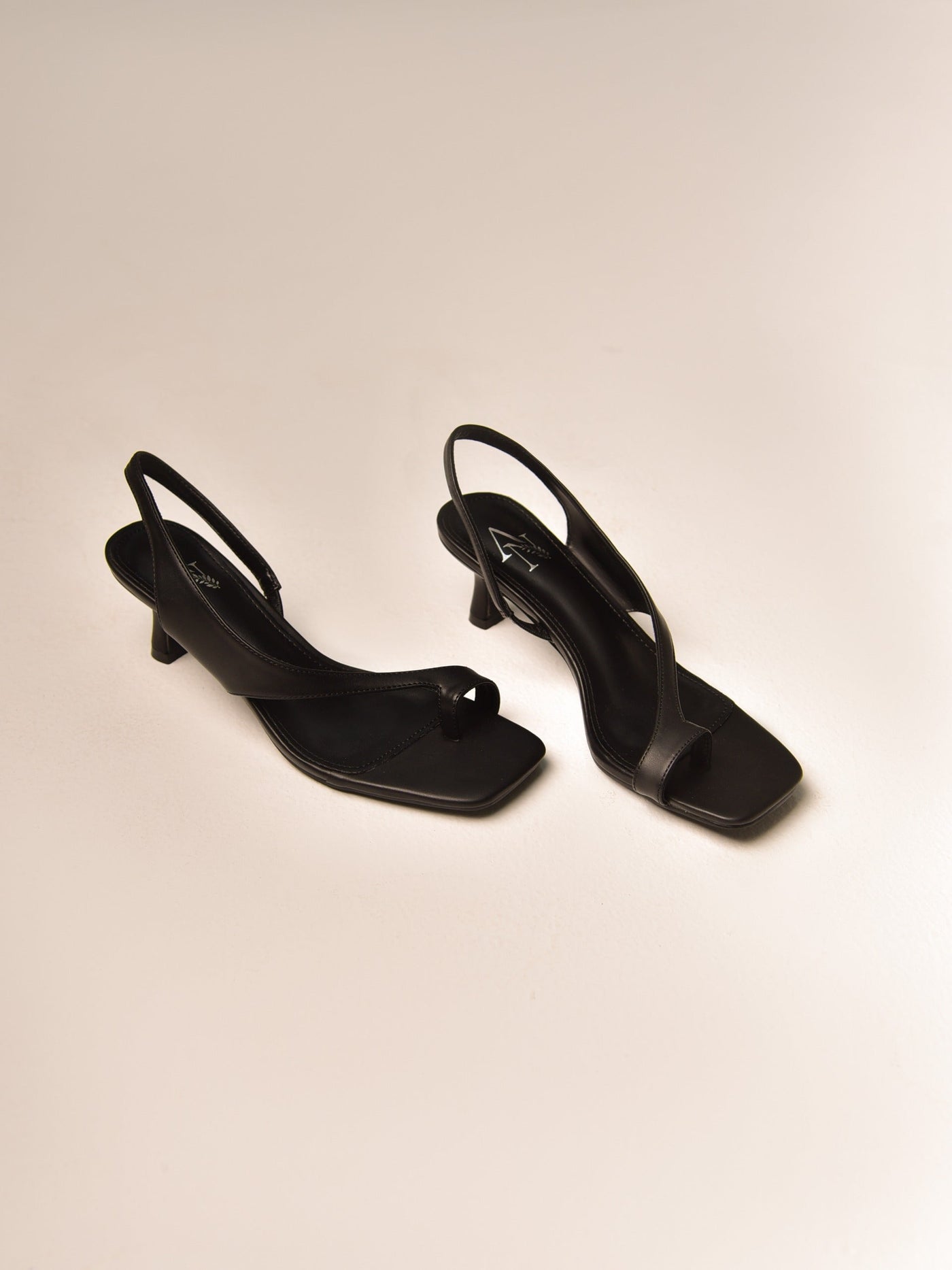 Noir Heels Fw00101