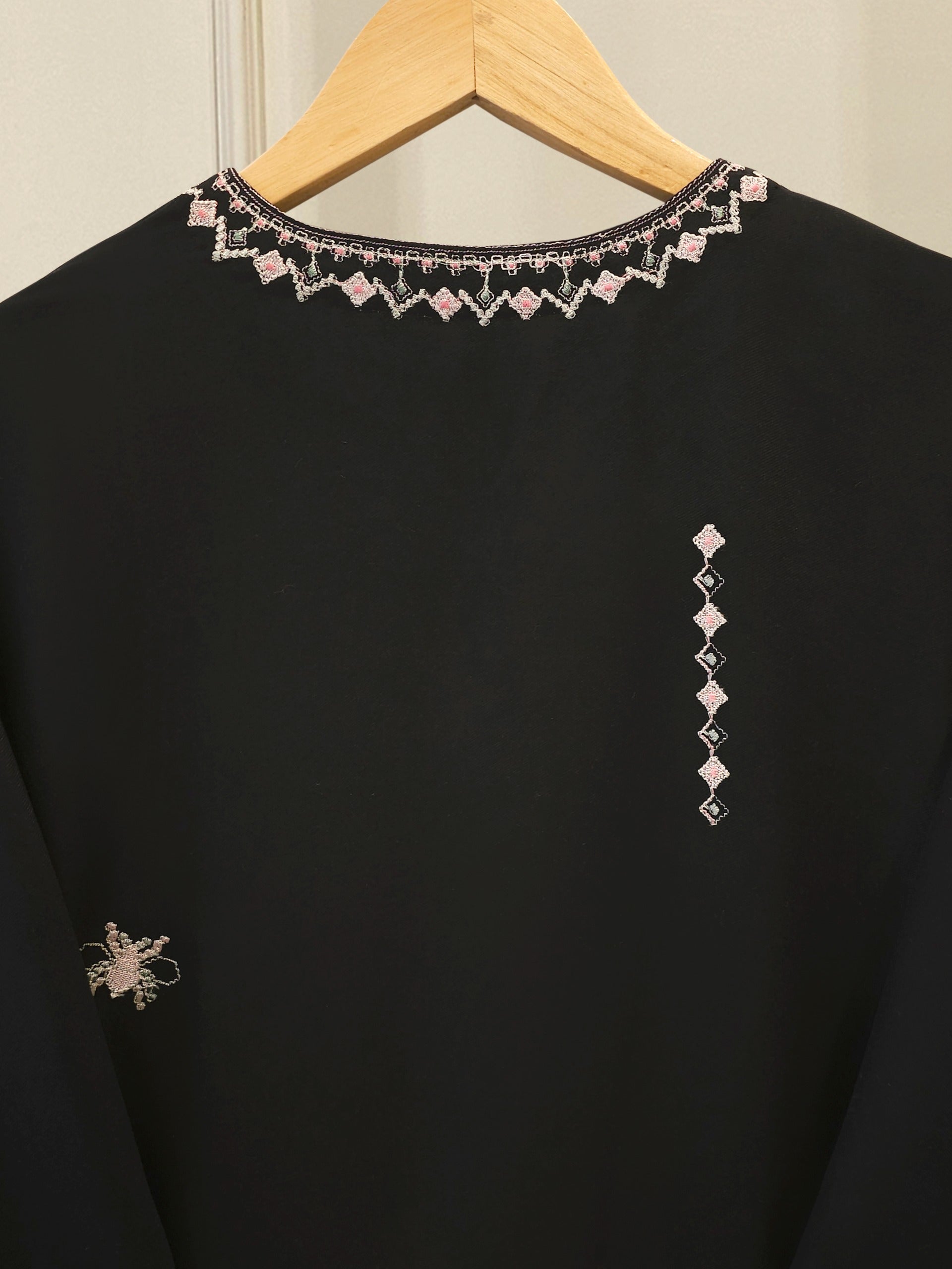 2 Piece - Embroidered Linen Suit WS00243
