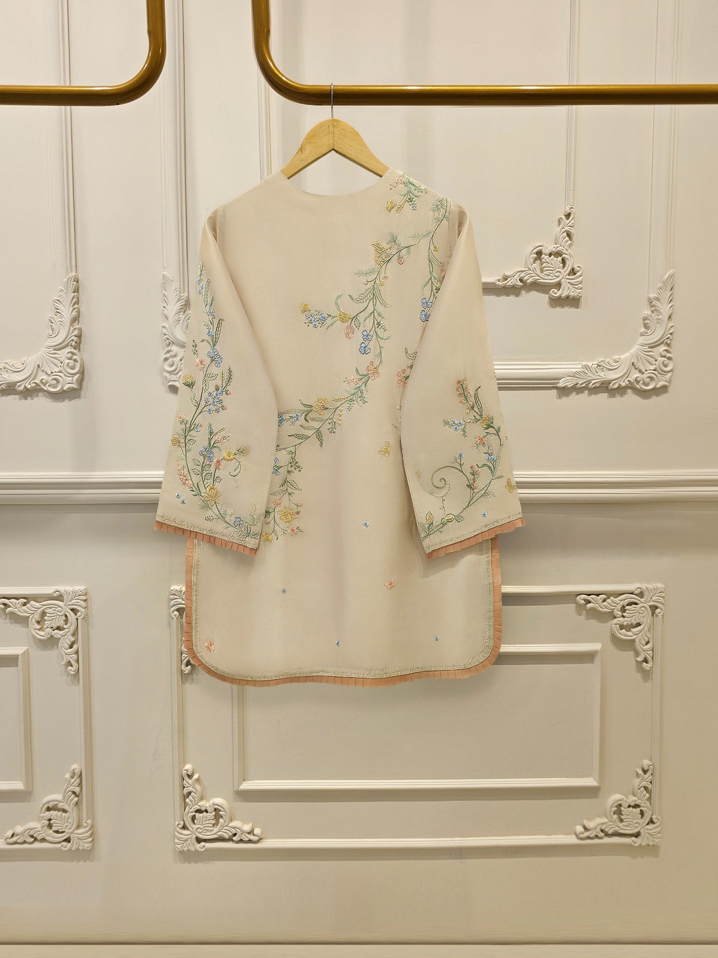 3 Piece- Pure Sheesha Silk Embroidered Suit S114255