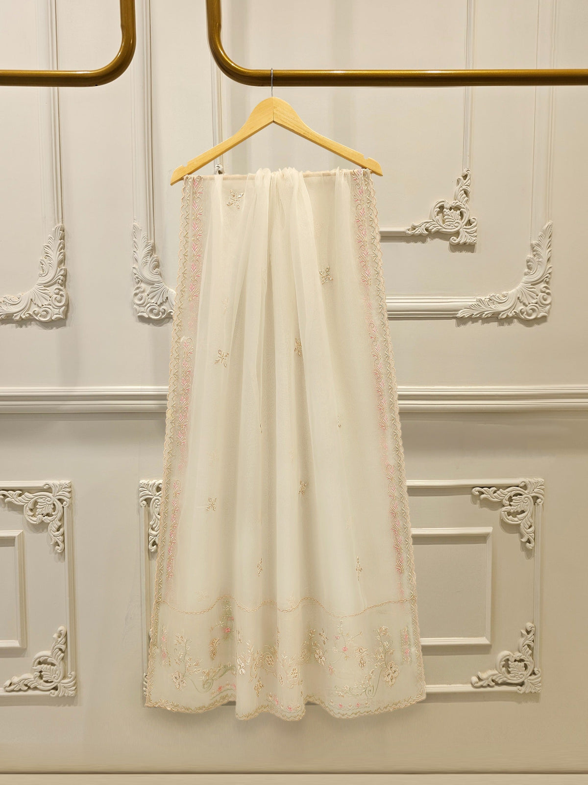 3 Piece- Pure Sheesha Silk Embroidered Suit S114251