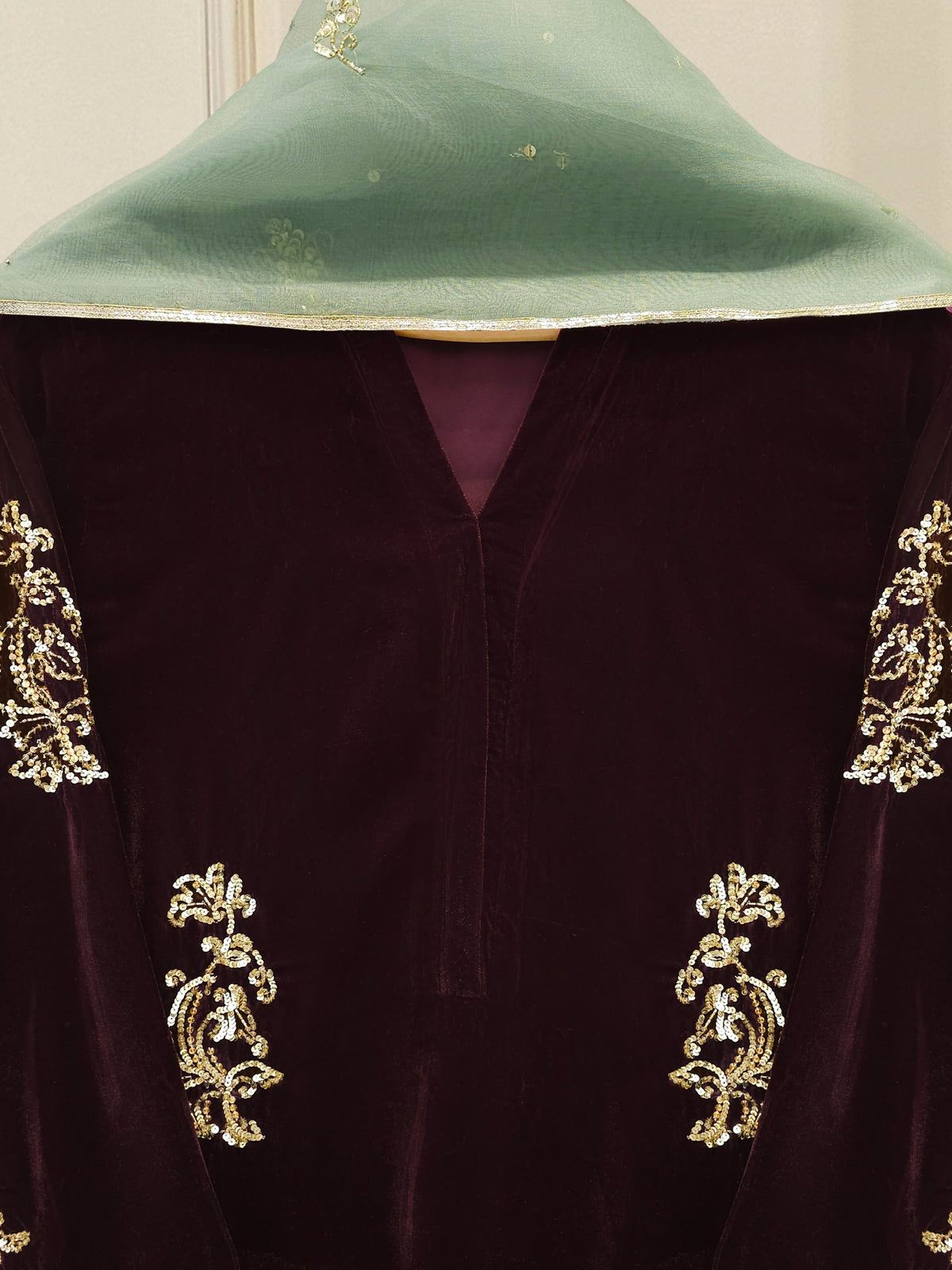 2 Piece - Embroidered Velvet Suit S113373
