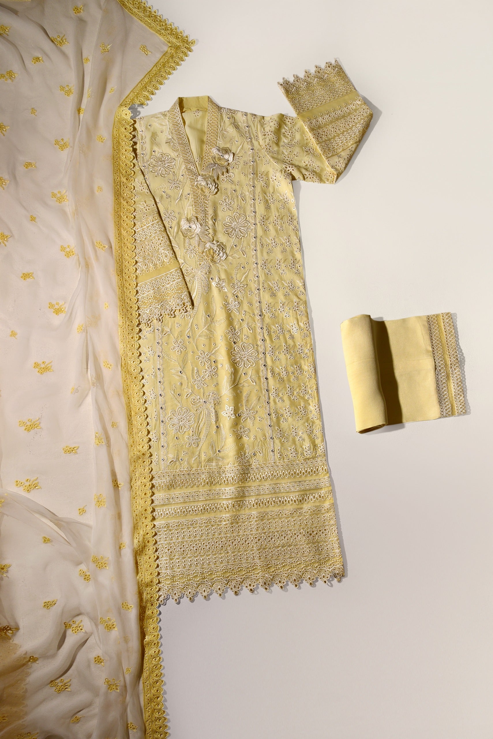 Butter Yellow Flora