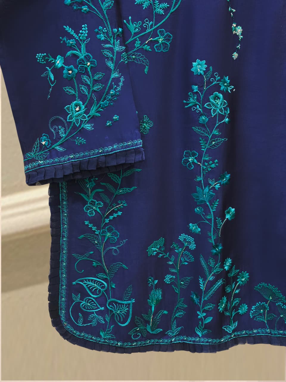 3 Piece- Pure Sheesha Silk Embroidered Suit S115107