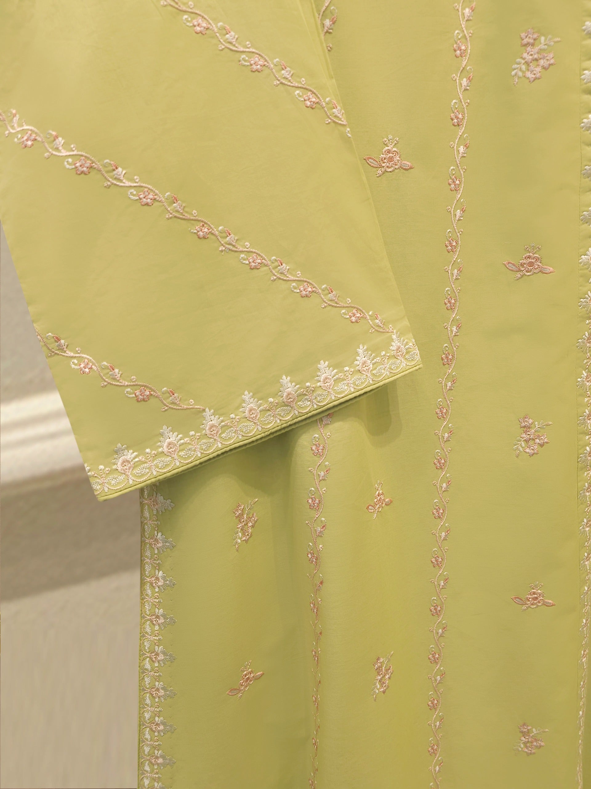 3 Piece - Embroidered Cambric Suit S115137