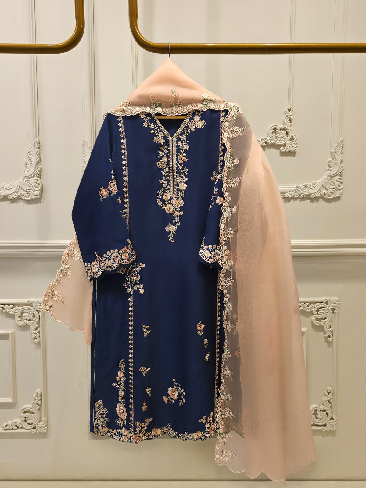 3 Piece- Pure  Sheesha Silk Embroidered Suit S115403