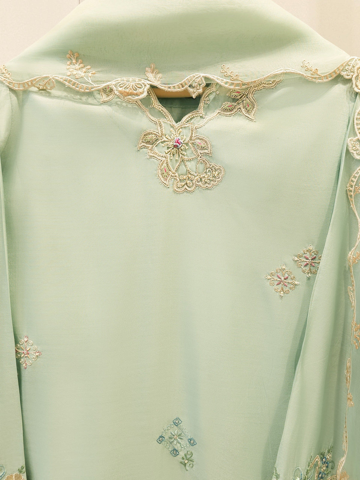 3 Piece - Pure Khaddi Silk Embroidered  Suit S115683