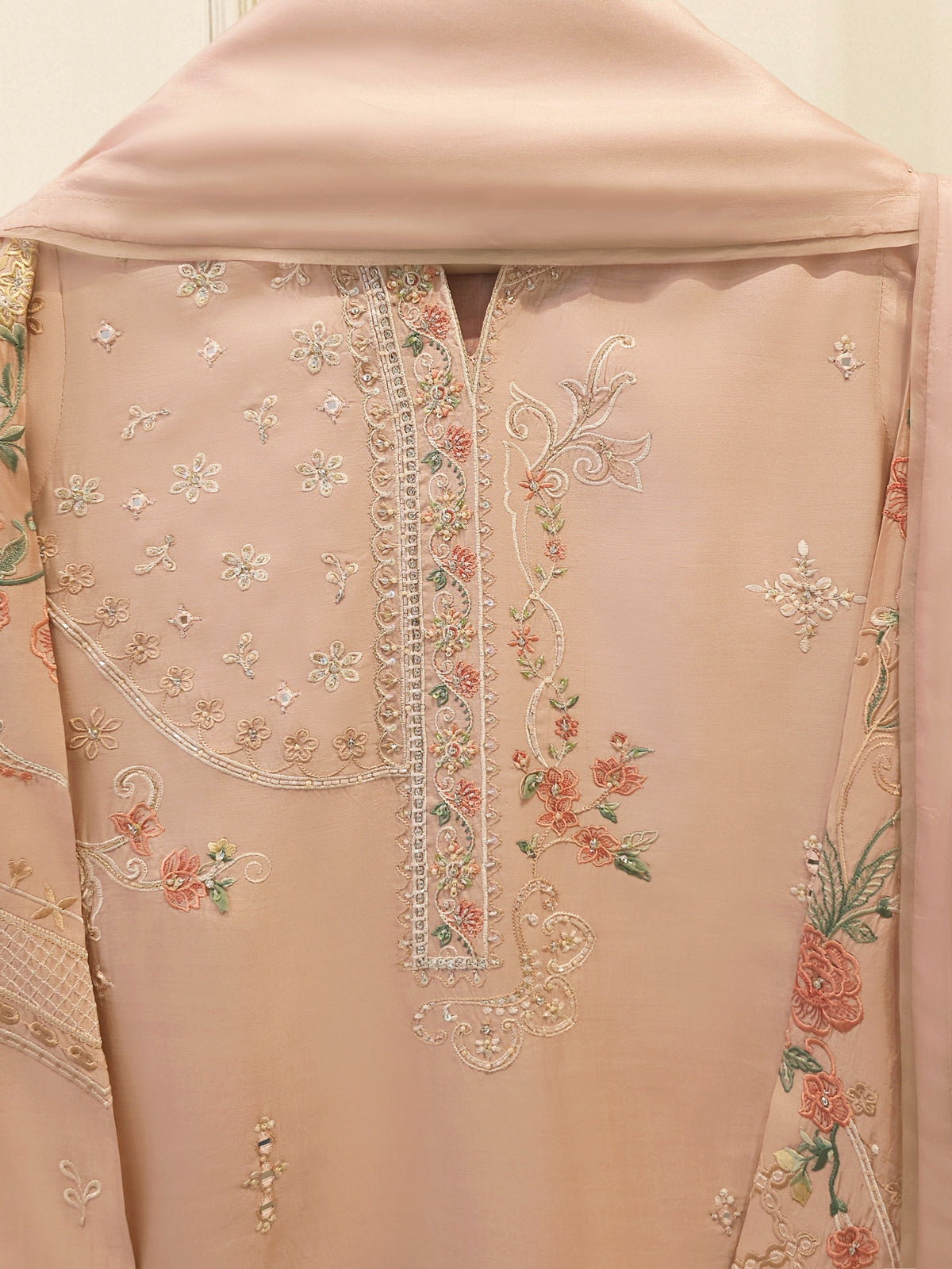 3 Piece - Pure Khaddi Silk Embroidered  Suit S115694