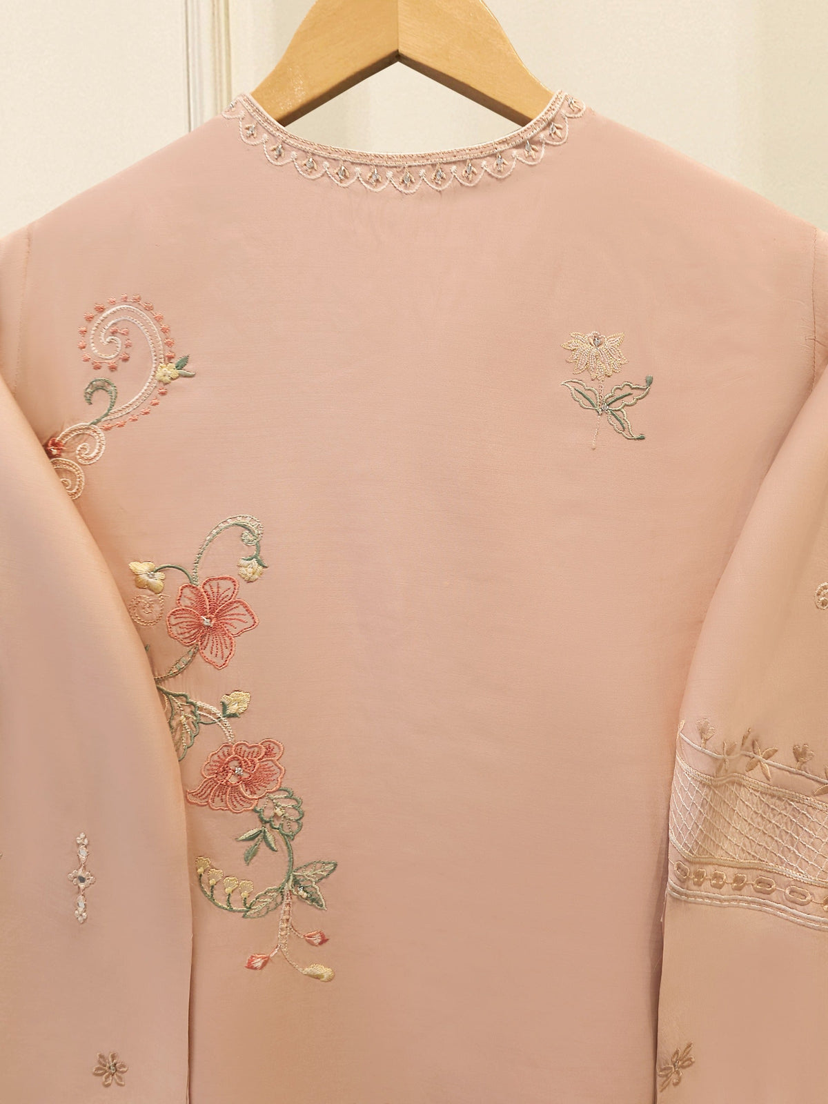 3 Piece - Pure Khaddi Silk Embroidered  Suit S115694