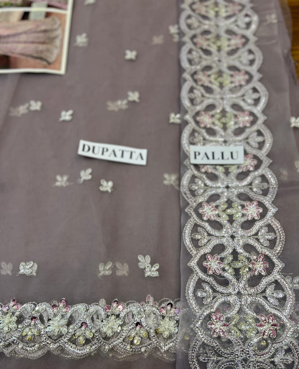 Kanwal Malik – Zarish KM-04 Style