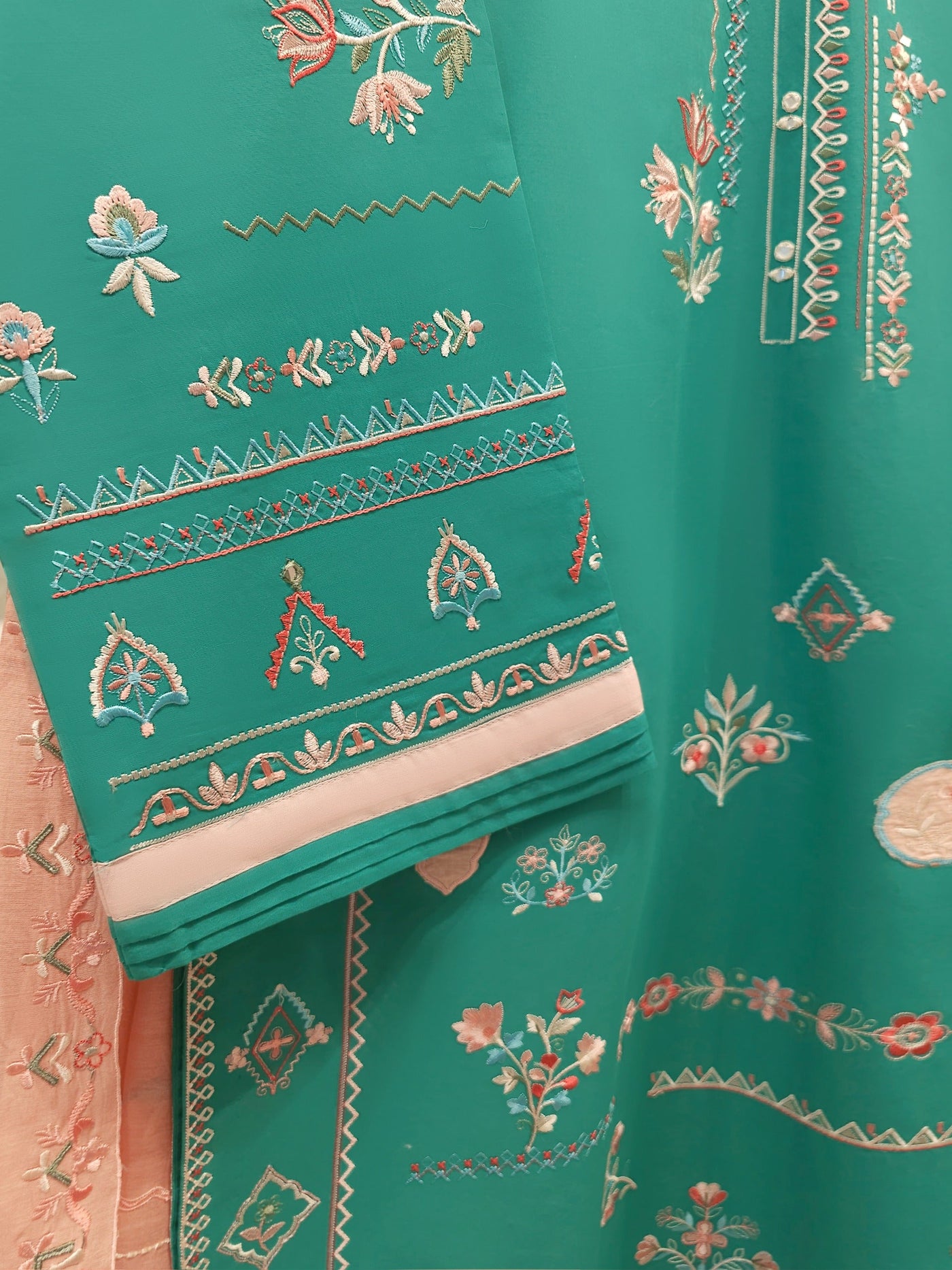 3 Piece - Embroidered Lawn Suit S111982