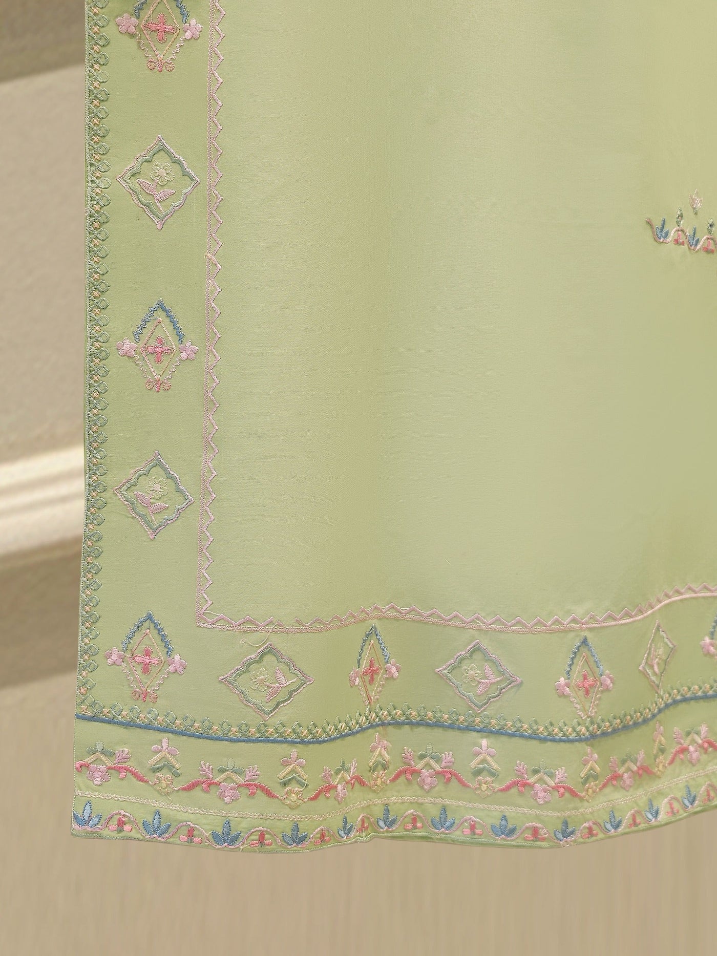 3 Piece - Embroidered Lawn Suit S112046