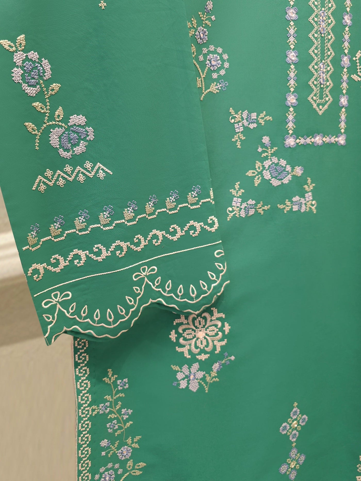 2 Piece - Embroidered Lawn Suit S112039
