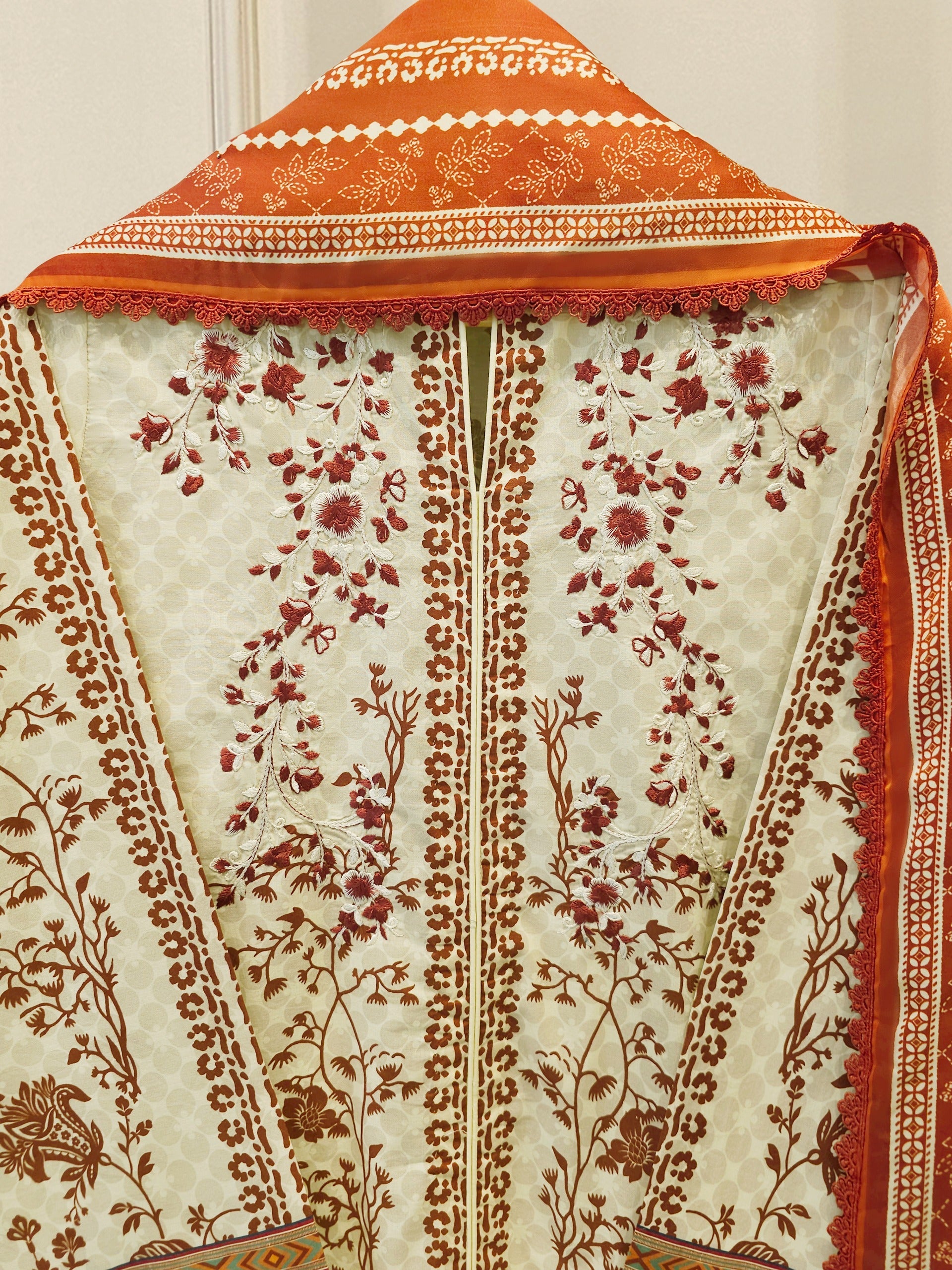 3 Piece - Embroidered Lawn Suit S112257