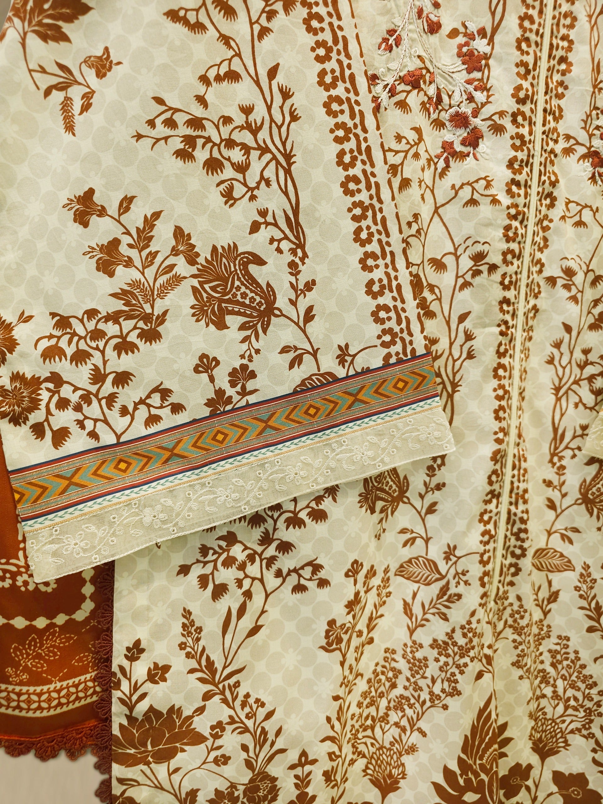 3 Piece - Embroidered Lawn Suit S112257